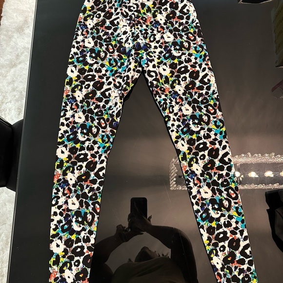 Material Girl Multicolor Abstract Print Leggings - Picture 1 of 4